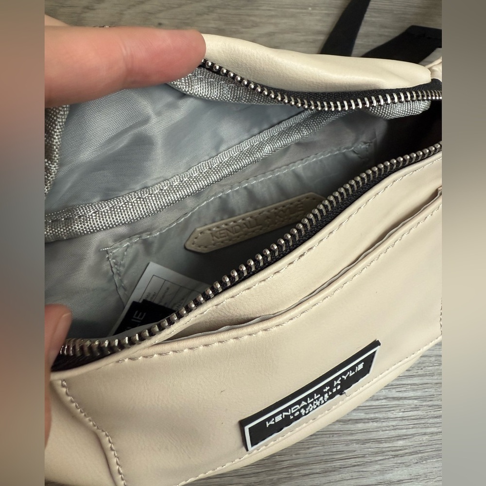 Kendall & Kylie Beige Fanny Pack Belt Bag - Picture 4 of 6